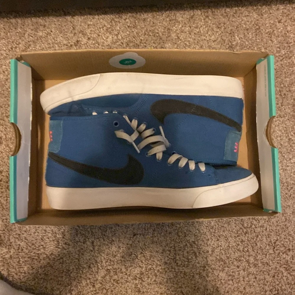 Nike Blazers - Picture 5 of 7